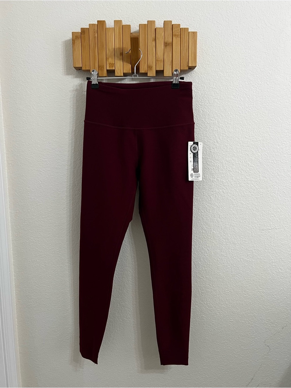 MPG High-Waist Leggings in Burgundy